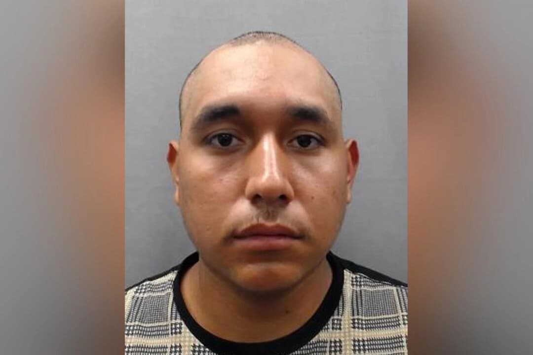 Eduardo Aguilar, un inmigrante ilegal procedente de México, fue detenido por publicar mensajes amenazantes contra agentes federales. (Cortesía del DHS)
