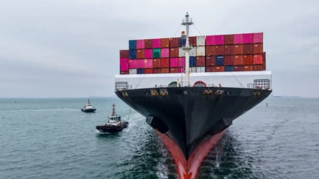 Sanción de EE. UU. apunta a puertos chinos en ofensiva contra comercio petrolero iraní y se profundiza guerra comercial