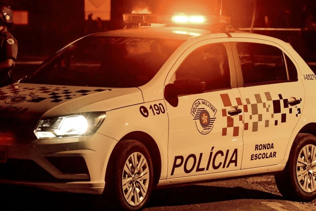 Un coche de policía en Tremembe, a 155 km de São Paulo, Brasil, el 17 de marzo de 2020. (Lucas Lacaz/AFP vía Getty Images)