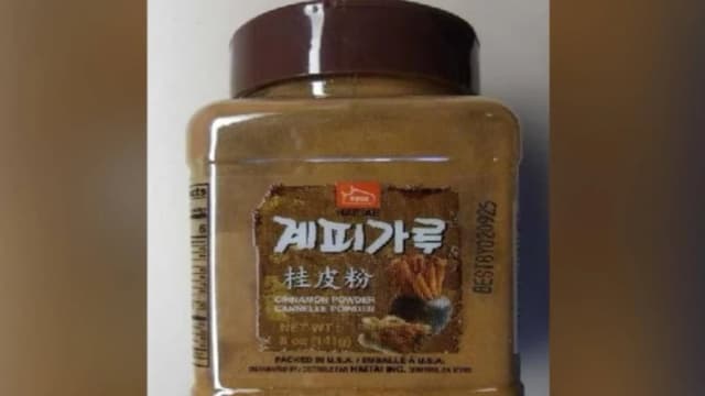 Imagen del frasco que contiene canela en polvo Haetae (HT) retirado del mercado. (Cortesía de la FDA)