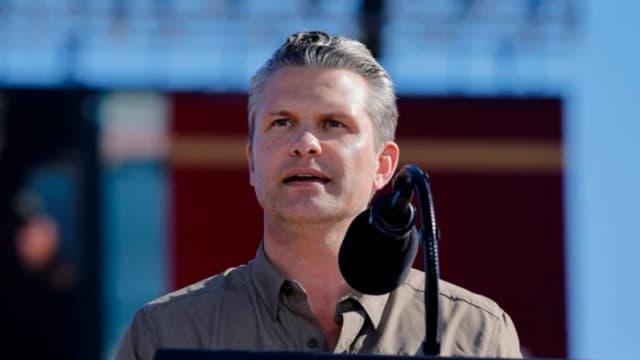 Jefe del Pentágono confirma ataque militar de EE. UU. contra otro buque de narcotráfico, que dejó 3 muertos