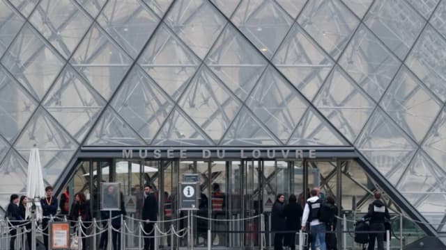 ¿Qué joyas robaron los ladrones del Louvre?