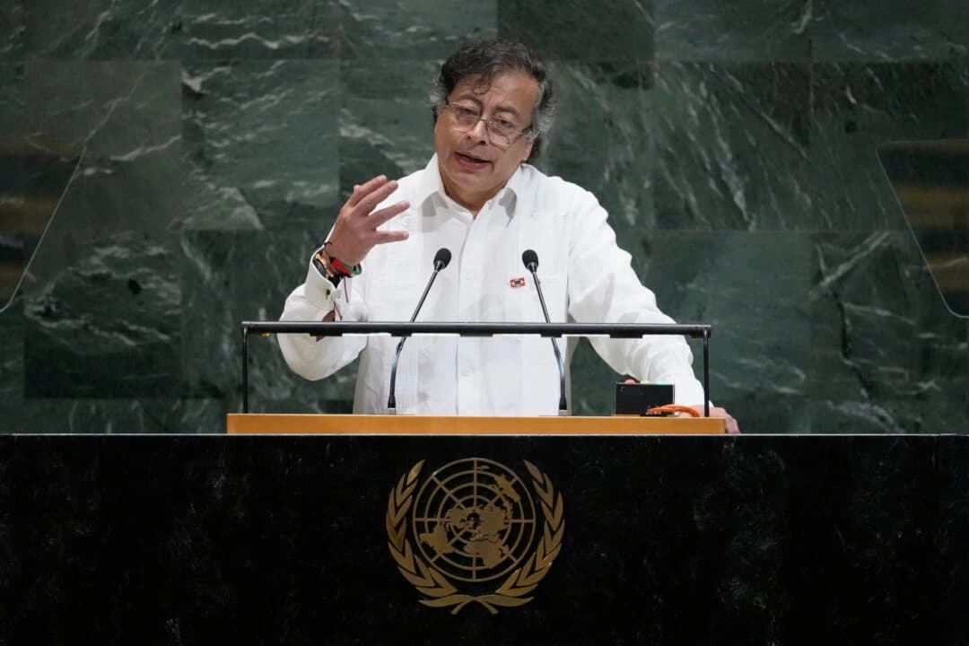 El presidente colombiano Gustavo Petro se dirige a la 80.ª sesión de la Asamblea General de las Naciones Unidas en la sede de la ONU en Nueva York el 23 de septiembre de 2025. (Pamela Smith/AP Photo)