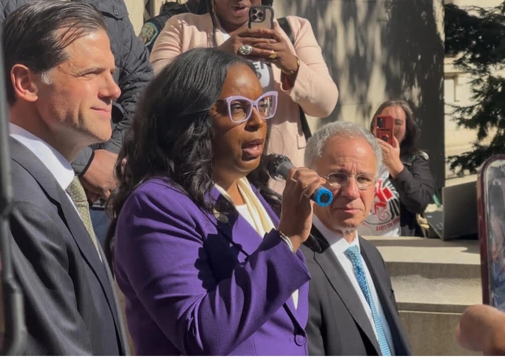 La congresista LaMonica McIver en Newark el 21 de octubre de 2025. (Cortesía de Juliette Fairley)