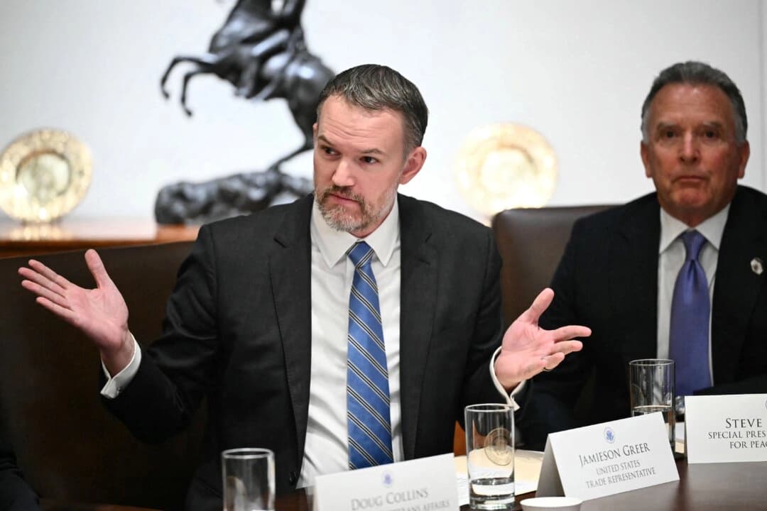 El representante comercial de Estados Unidos, Jamieson Greer, en una reunión del gabinete en la Sala del Gabinete de la Casa Blanca en Washington, el 26 de agosto de 2025. (Mandel Ngan/AFP a través de Getty Images).