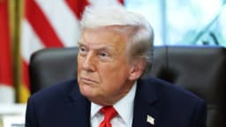 Trump participa en maratón histórica de lectura bíblica para celebrar el 250.° aniversario de EE. UU.