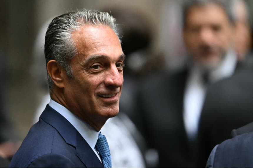 El empresario mexicano Carlos Slim Domit asiste al discurso sobre el estado de la nación pronunciado por la presidenta de México, Claudia Sheinbaum, en el Palacio Nacional de Ciudad de México el 1 de septiembre de 2025. (YURI CORTEZ/AFP a través de Getty Images)