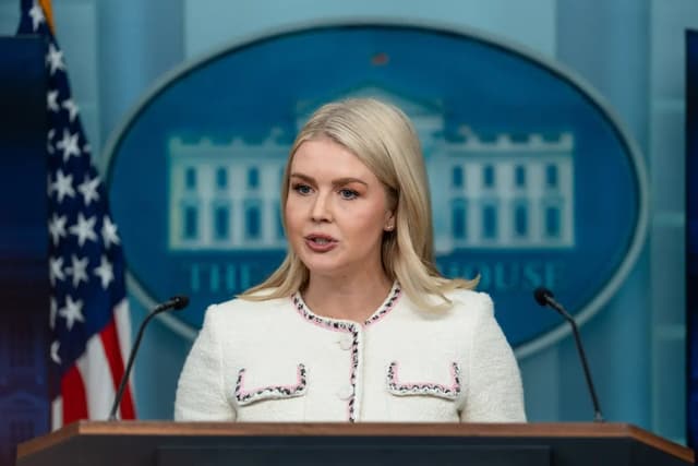 EE. UU. quiere Groenlandia, y la compra se está "discutiendo activamente", dice Leavitt