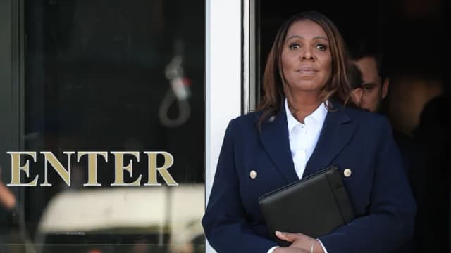 Letitia James fiscal general de Nueva York se declara inocente de los cargos de fraude hipotecario