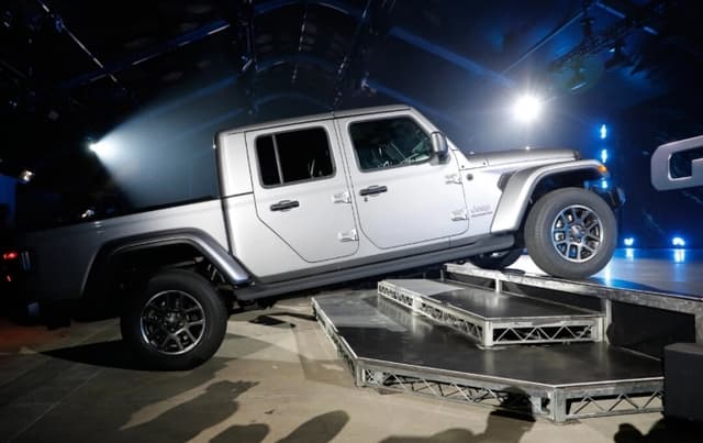 EE. UU. abre investigación a más de 232,000 autos Chrysler por problema del panel de instrumentos