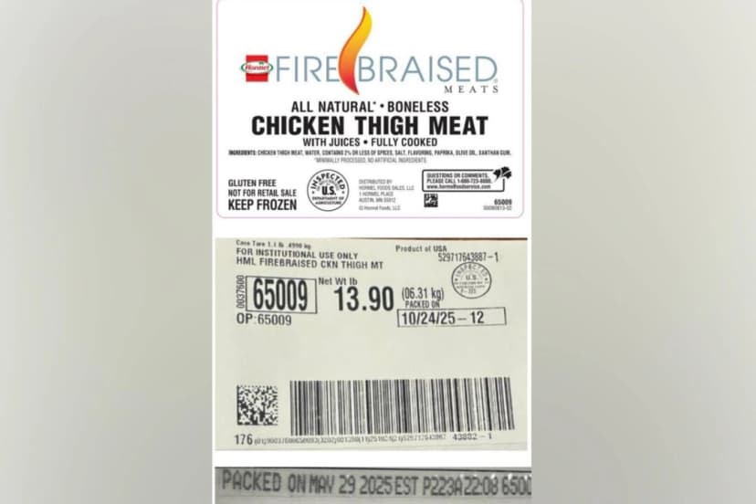 Imagen de la etiqueta del producto Hormel Fire Braised Meats, carne de muslo de pollo deshuesada totalmente natural, retirado del mercado. (Cortesía del USDA)
