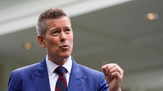 Retirarán USD 160 millones a California por emitir licencias de conducir comerciales a no ciudadanos