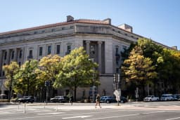 El Departamento de Justicia en Washington, el 21 de octubre de 2025. (Madalina Kilroy/The Epoch Times)