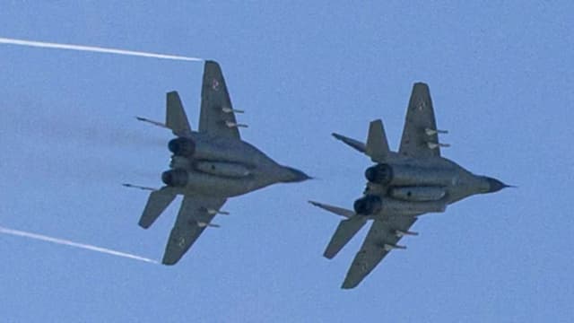 Cazas polacos interceptan avión ruso sobre el Mar Báltico