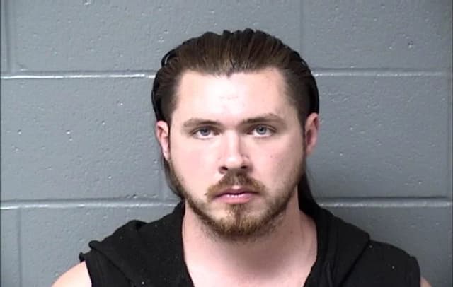 FBI detiene a un hombre de Illinois acusado de lanzar amenazas contra Trump