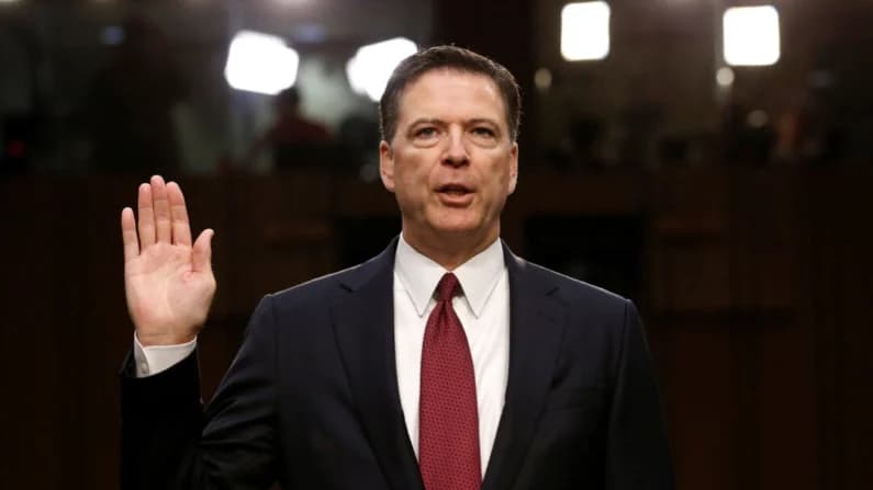 El exjefe del FBI James Comey pide desestimar la acusación en su contra