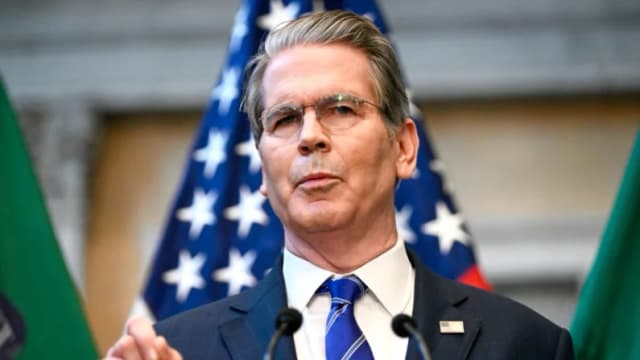 Oficial de Trump dice que aumento arancelario a Canadá aún no entró en vigor y habló del anuncio