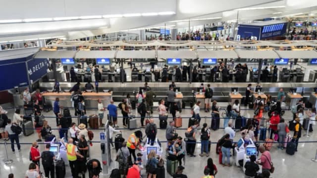 Grupo turístico de EE. UU. pide abrir el gobierno para evitar crisis en viajes de Acción de Gracias