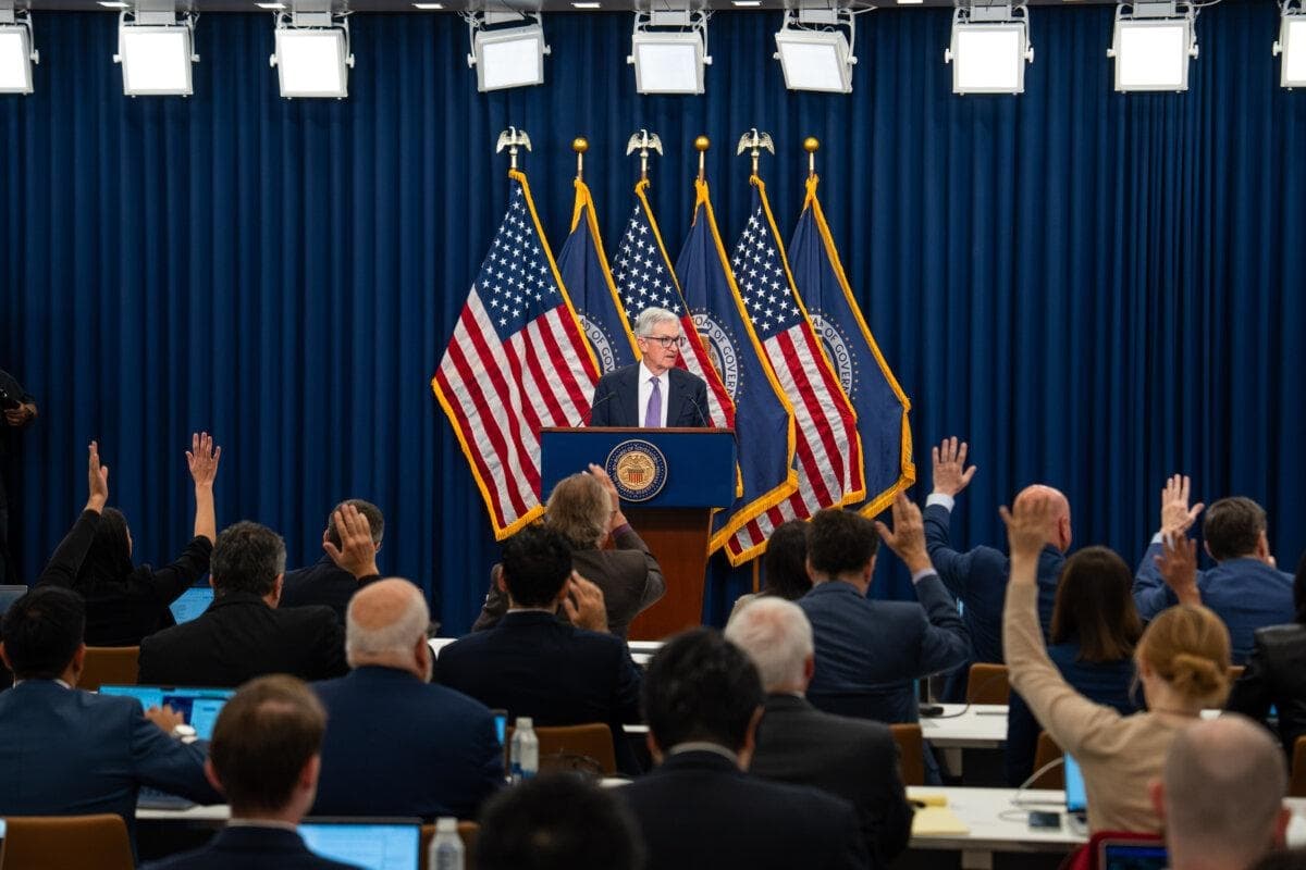 El presidente de la Reserva Federal, Jerome Powell, habla en una conferencia de prensa tras la reunión del Comité Federal de Mercado Abierto (FOMC) en Washington el 29 de octubre de 2025. (Madalina Kilroy/The Epoch Times)