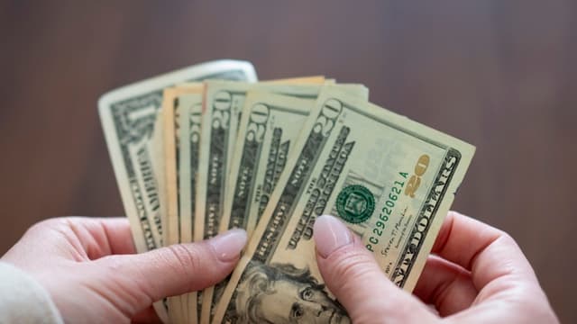 El dólar estadounidense se fortalece hasta alcanzar su punto más alto en medio año