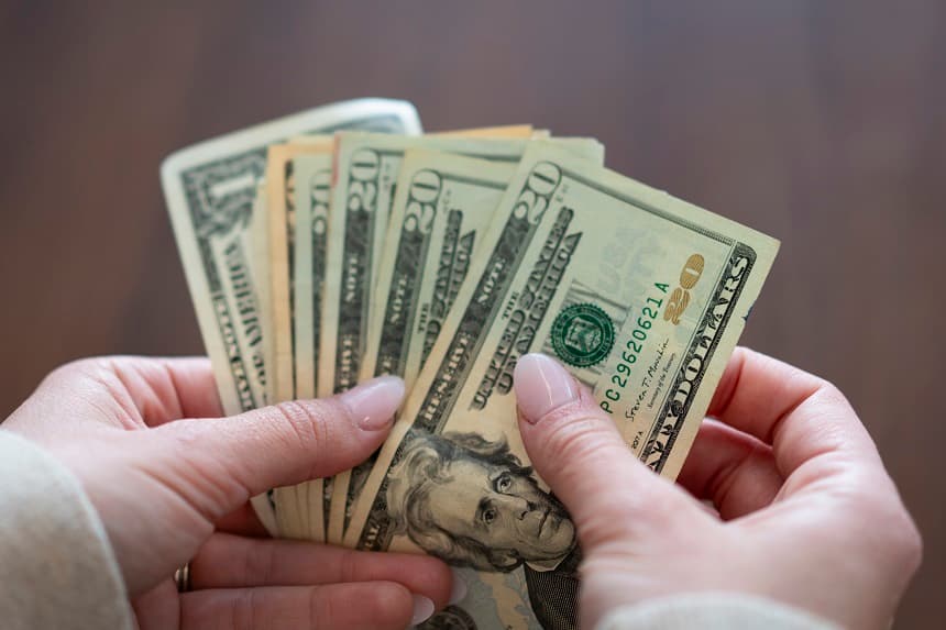 El dólar estadounidense se fortalece hasta alcanzar su punto más alto en medio año