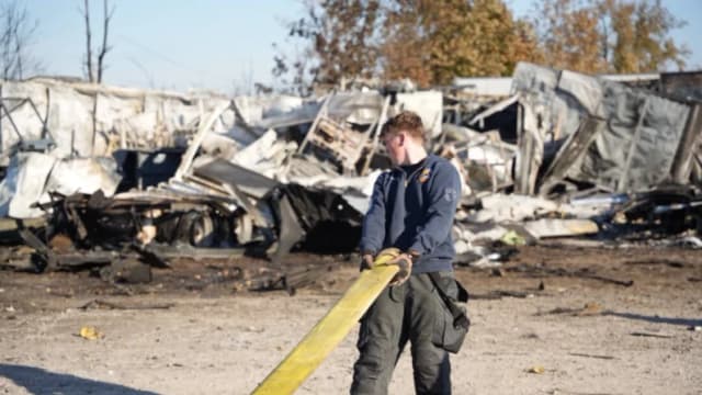 Revisan registros de mantenimiento previo al accidente del avión y UPS identifica a 3 víctimas