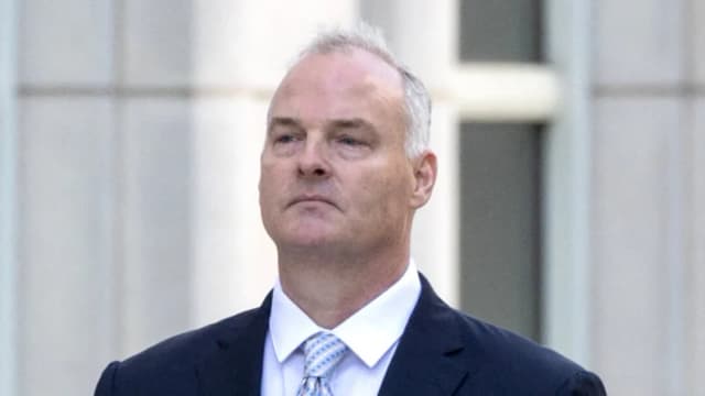 Trump indulta a exsargento de policía que actuaba como agente del PCCh