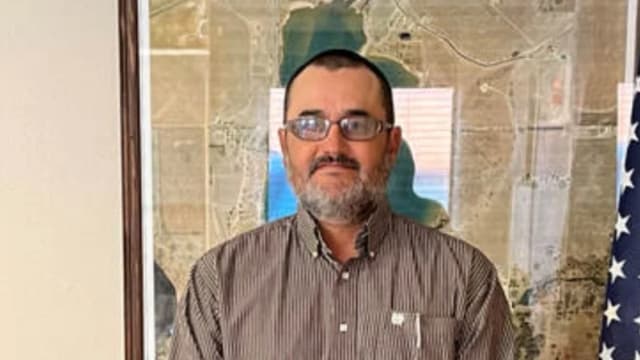 Alcalde mexicano reelegido en Kansas enfrenta cargos por fraude electoral