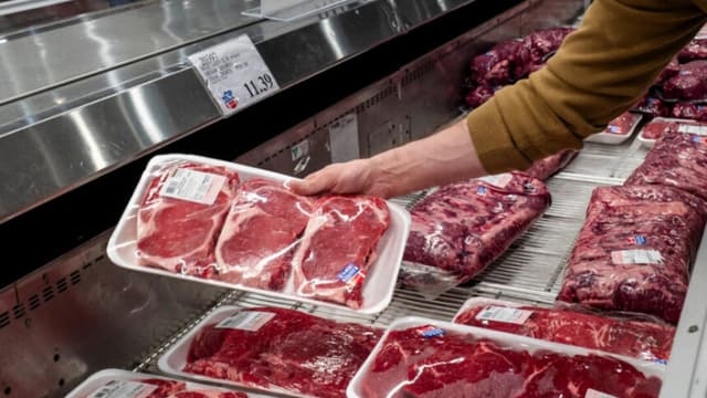 Abren investigación sobre principales procesadores cárnicos por presunta manipulación de precios en EE. UU.