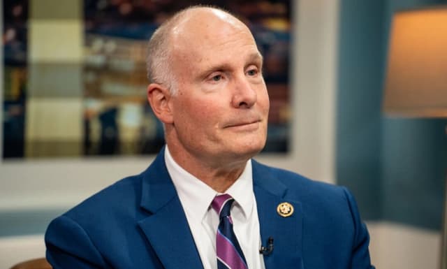 Líder de la Cámara de EE. UU. insta a la U. de Columbia a romper lazos con grupo vinculado al PCCh