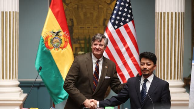 EE. UU. dona USD 700,000 en medicamentos para VIH en reinicio de relaciones con Bolivia