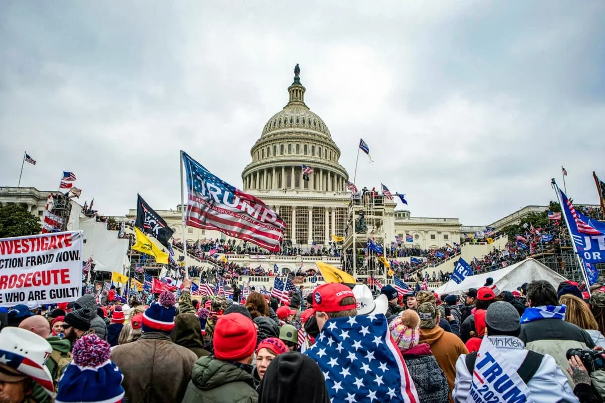 Partidarios del presidente Donald Trump protestan en el Capitolio de Estados Unidos en Washington el 6 de enero de 2021. (Foto AP/José Luis Magana, archivo)