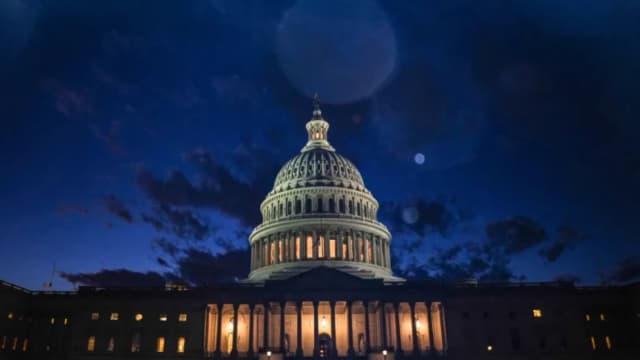 El Capitolio de Estados Unidos durante el cierre del gobierno en Washington el 12 de noviembre de 2025. (Madalina Kilroy/The Epoch Times)
