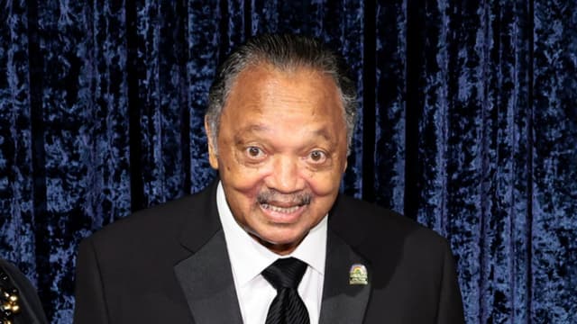 El reverendo Jesse Jackson, histórico activista por los derechos civiles, fue hospitalizado