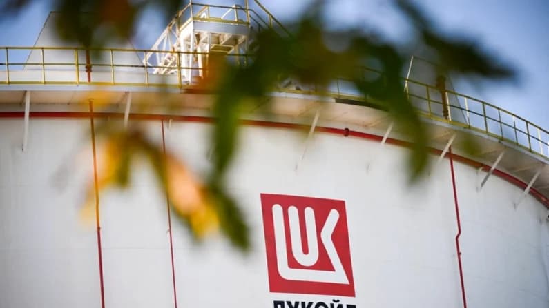 Sanciones petroleras de EE. UU. están "dejando sin recursos a la maquinaria de guerra de Putin"