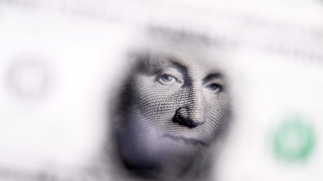 Incertidumbre económica en EE. UU. por desacuerdo en la Reserva Federal sobre recortes de tasas de interés