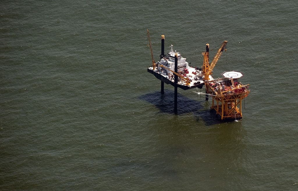 Administración Trump aprueba perforación petrolera en costas de Florida, California y Alaska