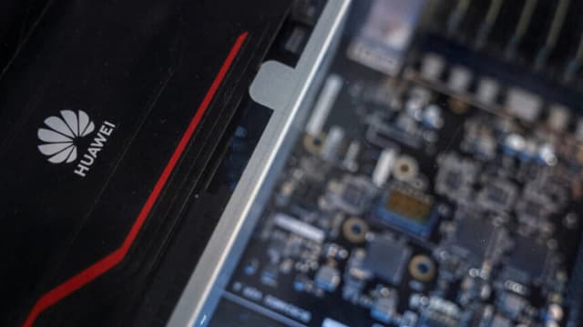 EE. UU. debe presionar a aliados para cerrar lagunas legales en exportación de chips a China: Expertos