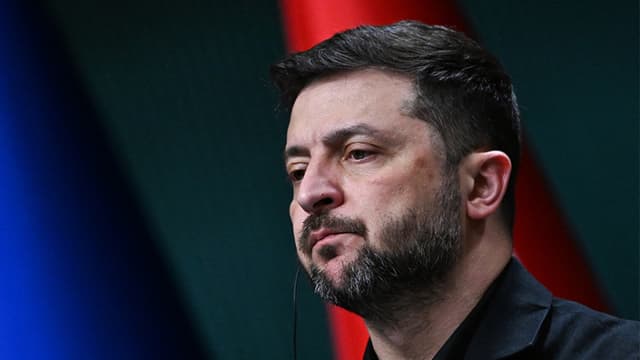 Ucrania enfrenta una encrucijada, "la pérdida de dignidad o perder a un socio clave": Zelenski