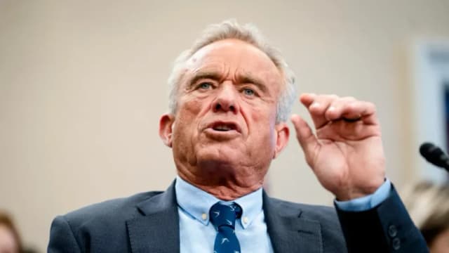 El secretario de Salud, Robert F. Kennedy Jr., testifica en el Capitolio el 14 de mayo de 2025. (Madalina Vasiliu/The Epoch Times)