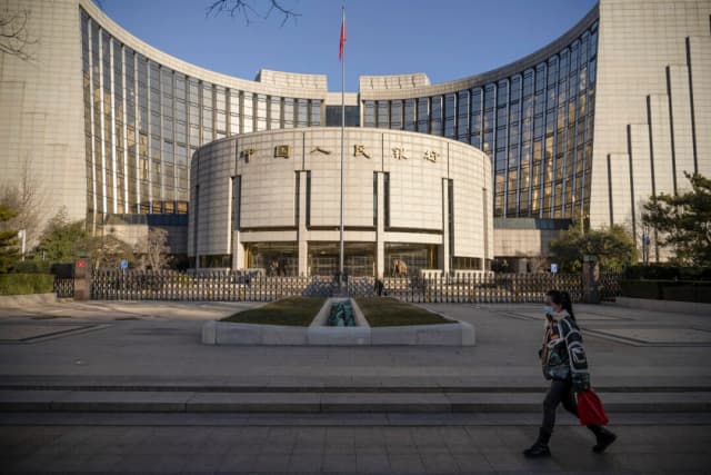 Sede del Banco Popular de China, el banco central, en Beijing, el 13 de diciembre de 2021. (Andrea Verdelli/Bloomberg vía Getty Images)