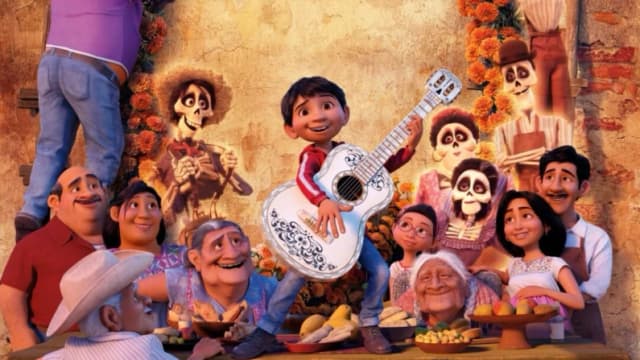 Un fondo de pantalla de la película de Pixar "Coco" (2017). Pixar