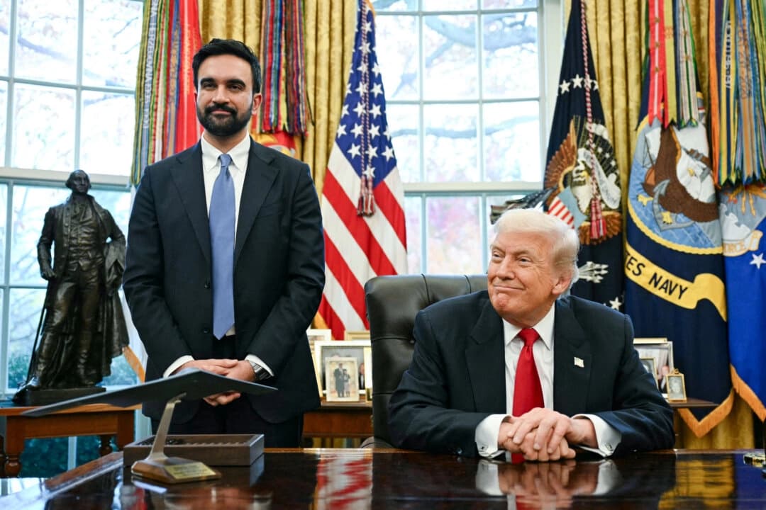 El presidente Donald Trump (republicano) se reúne con el alcalde electo de Nueva York, Zohran Mamdani, en el Despacho Oval de la Casa Blanca el 21 de noviembre de 2025. (Jim Watson / AFP)