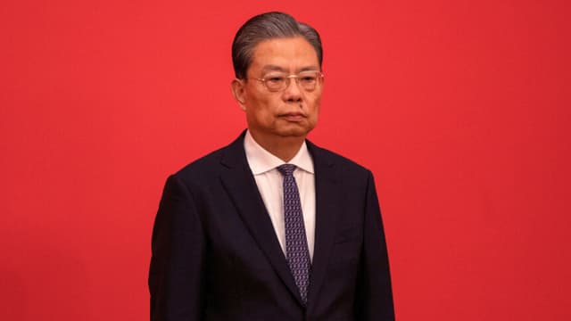 El miembro del Comité Permanente Zhao Leji aparece en una rueda de prensa con miembros del nuevo Comité Permanente del Buró Político del Partido Comunista Chino y periodistas chinos y extranjeros en el Gran Salón del Pueblo el 23 de octubre de 2022 en Pekín, China. (Foto de Kevin Frayer/Getty Images)
