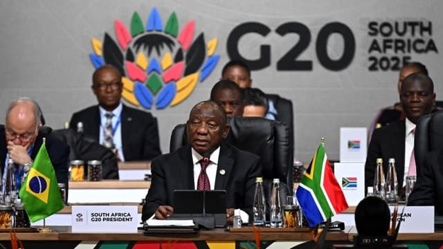 El presidente sudafricano Cyril Ramaphosa durante la sesión plenaria inaugural de la Cumbre del G20 el 22 de noviembre de 2025 en Johannesburgo, Sudáfrica, antes de la Cumbre del G20. (Leon Neal/Getty Images)