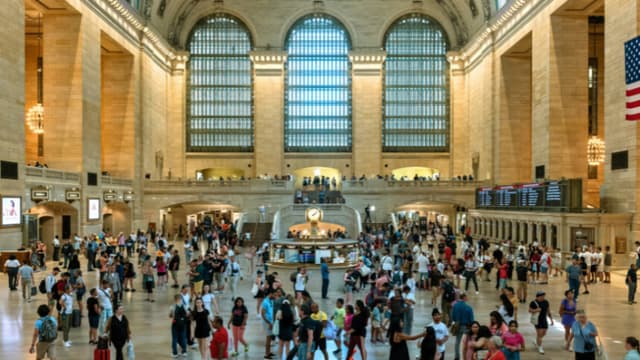 EE. UU. prevé temporada de viajes por Acción de Gracias más concurrida de la historia: ¿Qué debe saber?