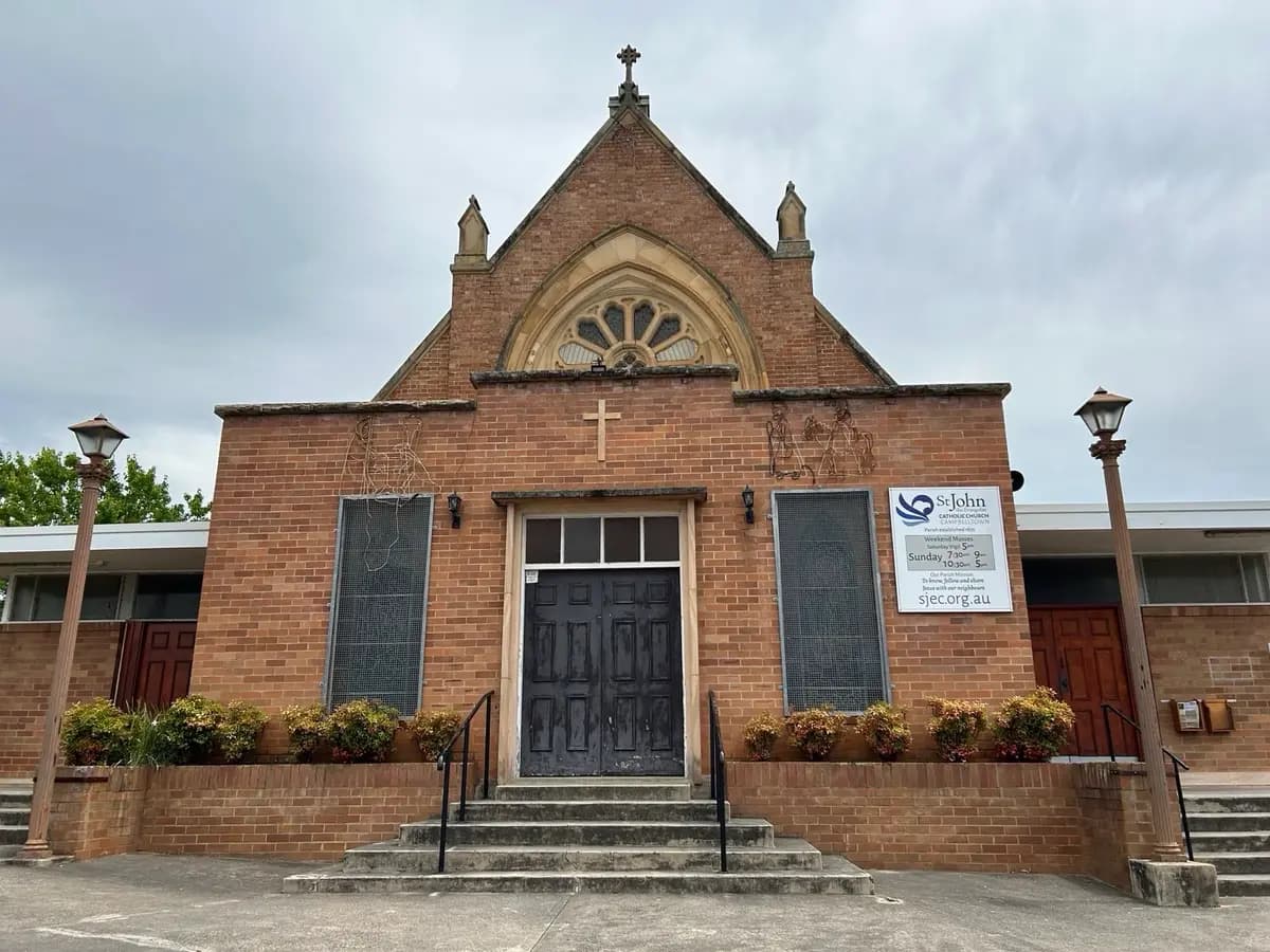 <em>Iglesia de San Juan Evangelista, Campbelltown, en el suroeste de Sídney, Australia. Cortesía de Stacey Wang</em>