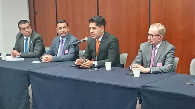 El senador Emmanuel Reyes Carmona en el cierre de los “Foros de Diagnóstico Sectorial del T-MEC”. (Jorge Francomárquez / The Epoch Times)