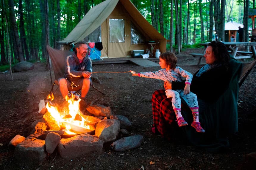 El fuego que estamos perdiendo: por qué aún es importante reunirse alrededor de las llamas
