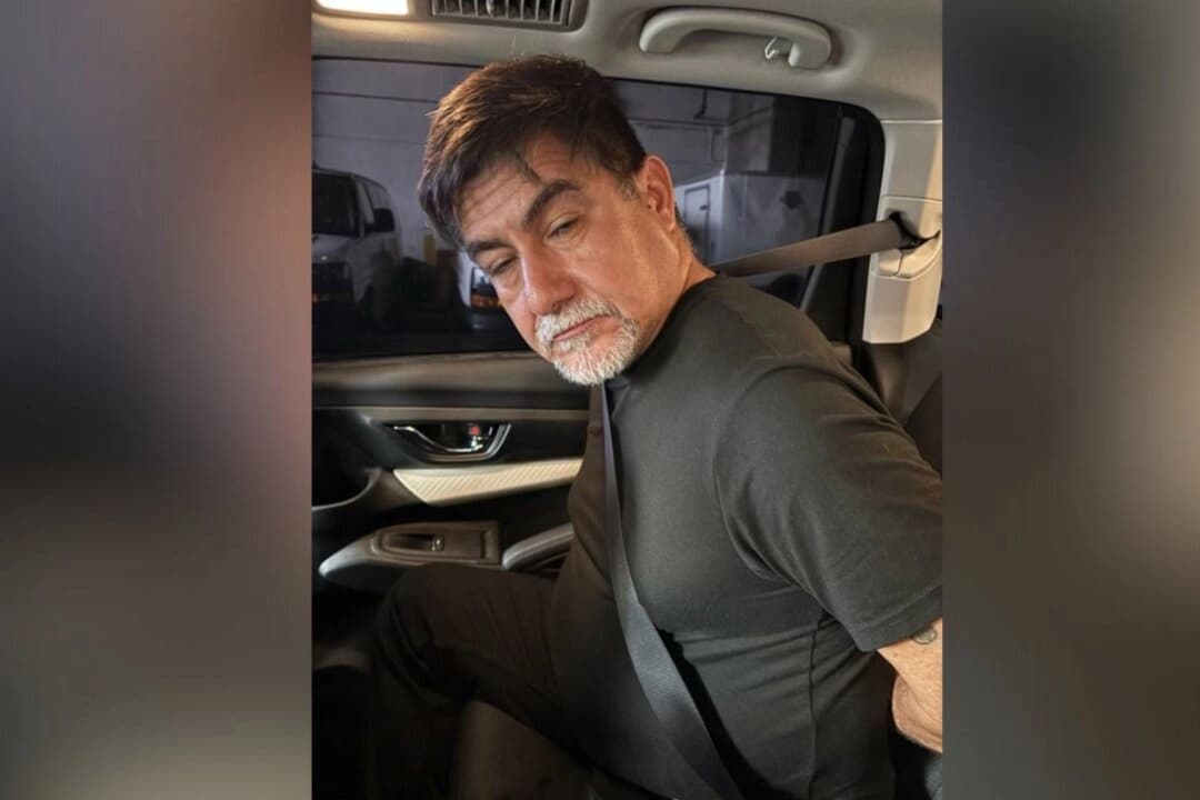 El líder sindical californiano David Huerta fue detenido y acusado de obstrucción a la justicia por agentes federales en Los Ángeles el 6 de junio de 2025. (Departamento de Justicia)